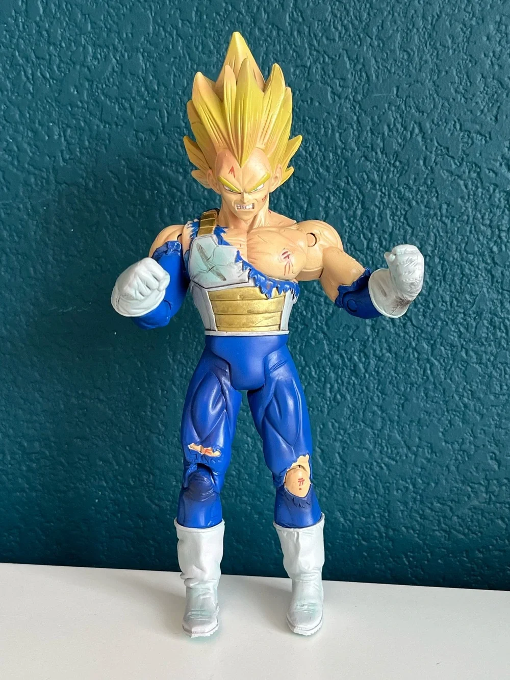 2002 Dragon Ball Z Battle Damaged Super Saiyan Vegeta action figure